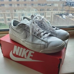 Nike Women's sz 8.5 Blazer '77 Low SB Shoes - White Leather